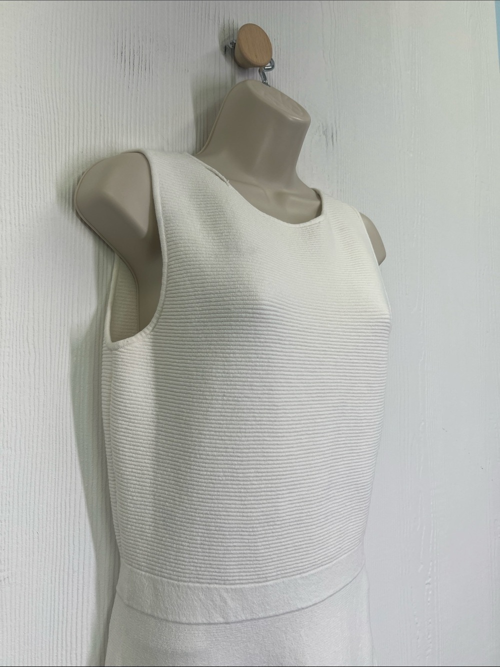 Theory - Irelia Ivory Ribbed Sleeveless Scoop Back Mini Dress Size Medium - Picture 4 of 11